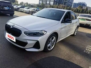 2023 BMW 1 серии 120i III (F52) Рестайлинг, белый, 1890000 рублей, вид 2