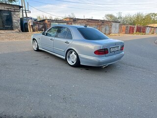 1998 Mercedes-Benz E-Класс 320 II (W210, S210), серебристый, 640000 рублей, вид 3