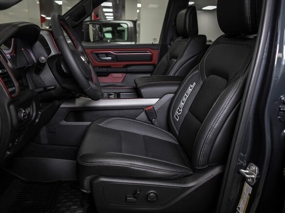 2025 Ram 1500 Crew Cab V Рестайлинг, синий, 8490000 рублей - вид 17