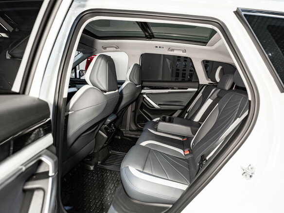 2026 Geely Atlas II, белый - вид 9