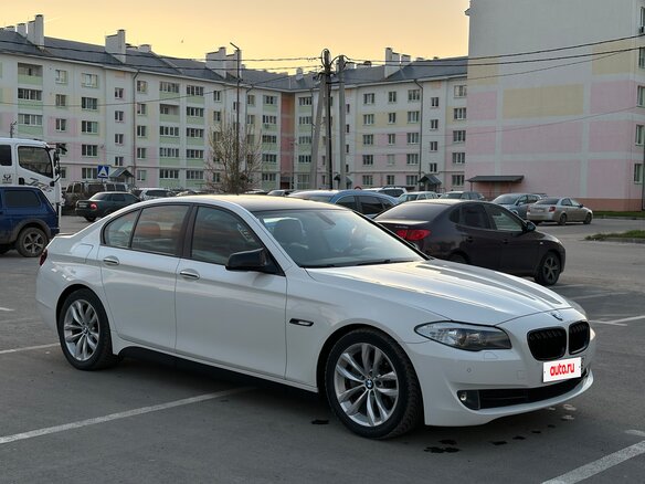 2012 BMW 5 серии 520d VI (F10/F11/F07), белый, 1800000 рублей - вид 2