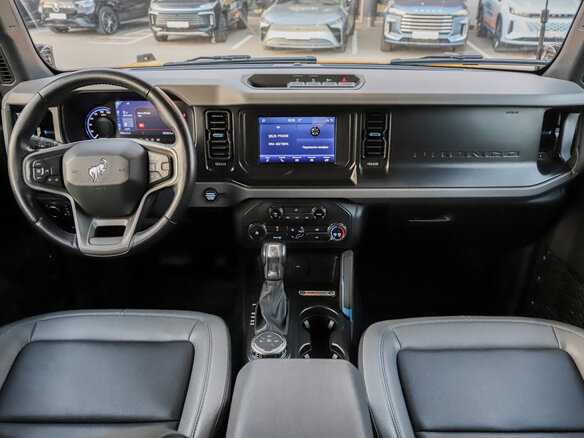 2021 Ford Bronco VI, жёлтый, 6847128 рублей - вид 11