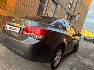 2011 Chevrolet Cruze I, серый, 560000 рублей, вид 3