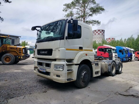 2020 КамАЗ 65206, белый, 2845250 рублей