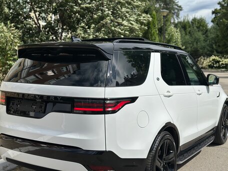 2025 Land Rover Discovery D350 V Рестайлинг, белый, 11980000 рублей, вид 4