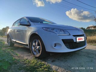2011 Renault Megane III, белый, 900000 рублей, вид 3