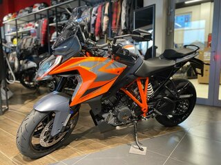 2023 KTM 1290 Super Duke GT, чёрный, 1728000 рублей, вид 1