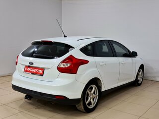 2013 Ford Focus III, белый, 680000 рублей, вид 4