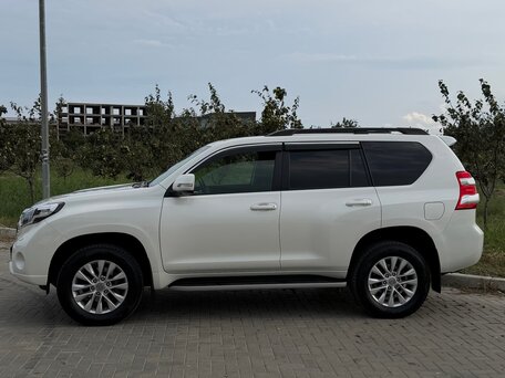 2016 Toyota Land Cruiser Prado 6-speed 150 Series Рестайлинг 1, белый, 5790000 рублей, вид 3