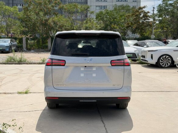 2026 Wuling Starlight 730, серебристый, 2800000 рублей - вид 4