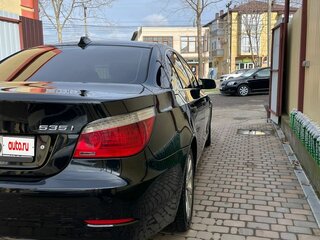 2008 BMW 5 серии 525xi V (E60/E61) Рестайлинг, чёрный, 1150000 рублей, вид 5