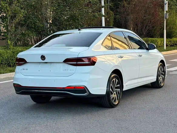 2022 Volkswagen Lavida III Рестайлинг, белый, 1180004 рублей - вид 5