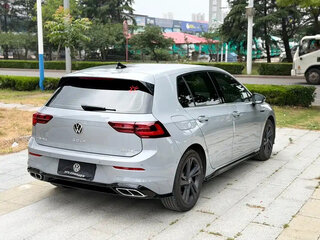 2022 Volkswagen Golf VIII, серый, 1850000 рублей, вид 4