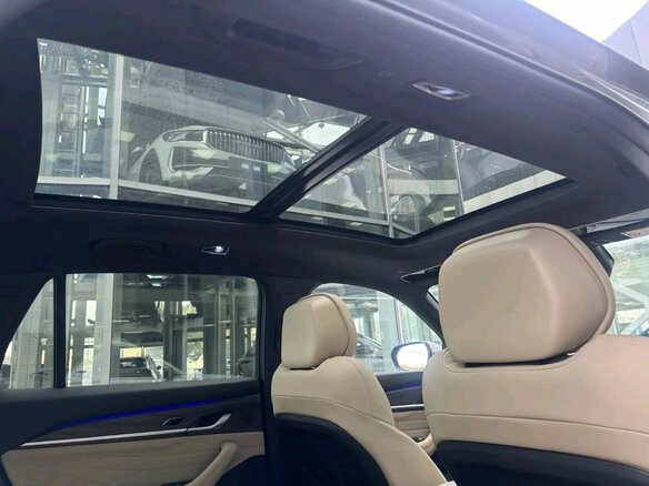 2025 Geely Monjaro (Xingyue L) I Рестайлинг (China Market), серебристый, 4400000 рублей - вид 18