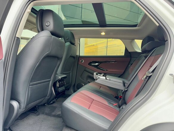 2025 Land Rover Range Rover Evoque L II Рестайлинг, белый, 6249000 рублей - вид 11