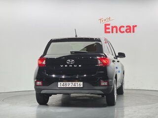 2022 Hyundai Venue I, чёрный, 1900000 рублей, вид 4