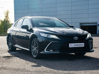 2021 Toyota Camry VIII (XV70) Рестайлинг, чёрный, 3699000 рублей, вид 3