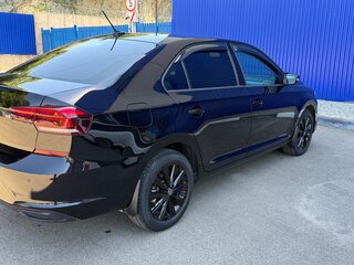 2022 Volkswagen Polo VI, чёрный, 2200000 рублей, вид 3