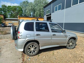 2005 Chevrolet Niva I, серебристый, 380000 рублей, вид 3