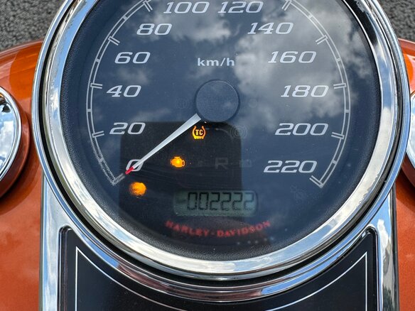 2023 Harley-Davidson Electra Glide, оранжевый, 2500000 рублей - вид 17