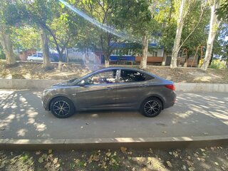 2015 Hyundai Solaris I Рестайлинг, серый, 1020000 рублей, вид 3