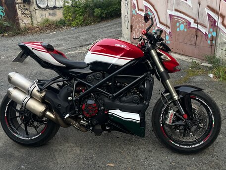 2009 Ducati Streetfighter, красный, 450000 рублей, вид 2