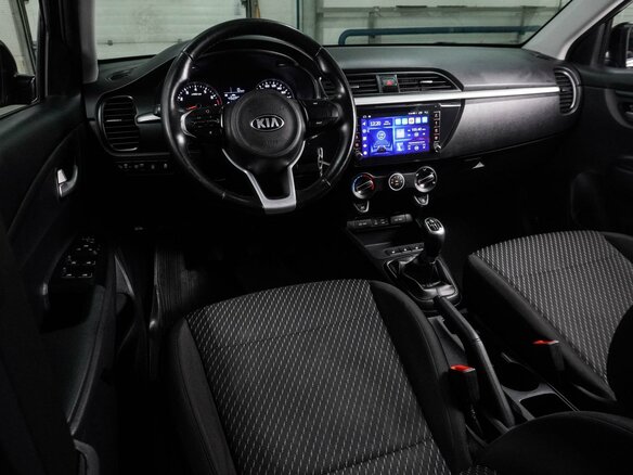 2017 Kia Rio IV, чёрный - вид 5