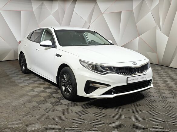 2020 Kia Optima IV Рестайлинг, белый, 1647000 рублей - вид 2
