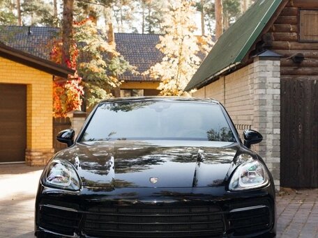 2018 Porsche Cayenne III, чёрный, 5580000 рублей, вид 4