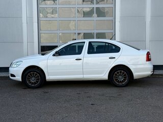 2013 Skoda Octavia II (A5) Рестайлинг, белый, 730000 рублей, вид 2