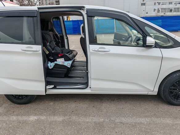 2021 Honda Freed II Рестайлинг, белый, 2000000 рублей - вид 12