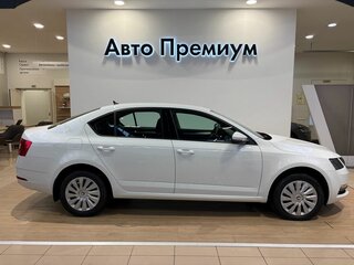 2019 Skoda Octavia III (A7) Рестайлинг, белый, 1849000 рублей, вид 4