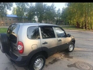 2014 Chevrolet Niva I Рестайлинг, серый, 400000 рублей, вид 3