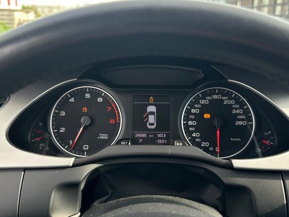 2011 Audi A4 IV (B8), белый, 950000 рублей - вид 10