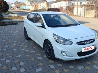 2012 Hyundai Solaris I, белый, 700000 рублей, вид 3