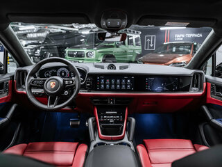 2025 Porsche Cayenne GTS Coupé III Рестайлинг, серый, 22750000 рублей, вид 3