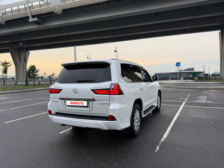 2018 Lexus LX 570 III Рестайлинг 2, белый, 9050000 рублей, вид 5