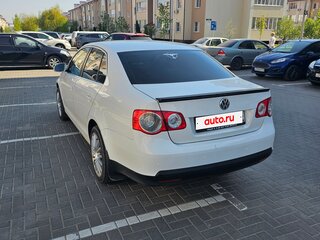 2009 Volkswagen Jetta V, белый, 750000 рублей, вид 4