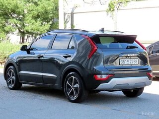 2022 Kia Niro II, чёрный, 1605000 рублей, вид 3