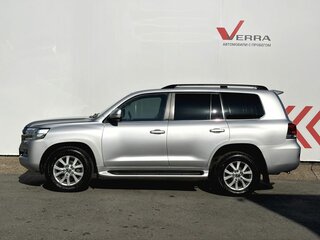 2018 Toyota Land Cruiser 200 Series Рестайлинг 2, серебристый, 6650000 рублей, вид 2
