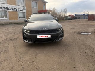 2022 Kia K5 III, чёрный, 3200000 рублей, вид 1