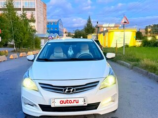 2015 Hyundai Solaris I Рестайлинг, белый, 699000 рублей, вид 1
