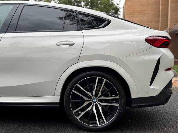 2022 BMW X6 40d III (G06), белый - вид 17