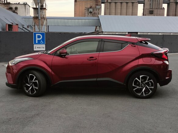 2017 Toyota C-HR I, красный, 1970000 рублей - вид 9