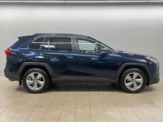 2020 Toyota RAV4 V (XA50), синий, 2490000 рублей, вид 5