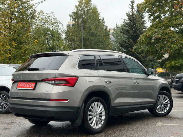 2021 Skoda Kodiaq I, коричневый, 3049000 рублей - вид 3