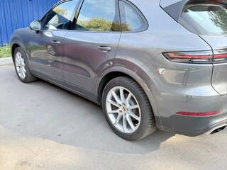 2021 Porsche Cayenne III, серый, 6800000 рублей, вид 4