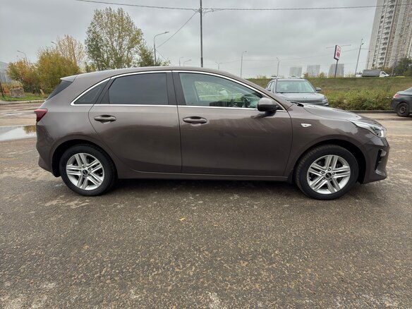 2019 Kia Ceed III, коричневый, 1690000 рублей - вид 5