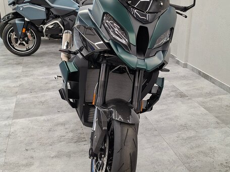 2026 BMW M 1000 XR, зелёный, 3690000 рублей, вид 3
