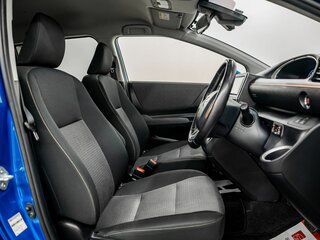 2019 Toyota Sienta II Рестайлинг, синий, 1650000 рублей, вид 5